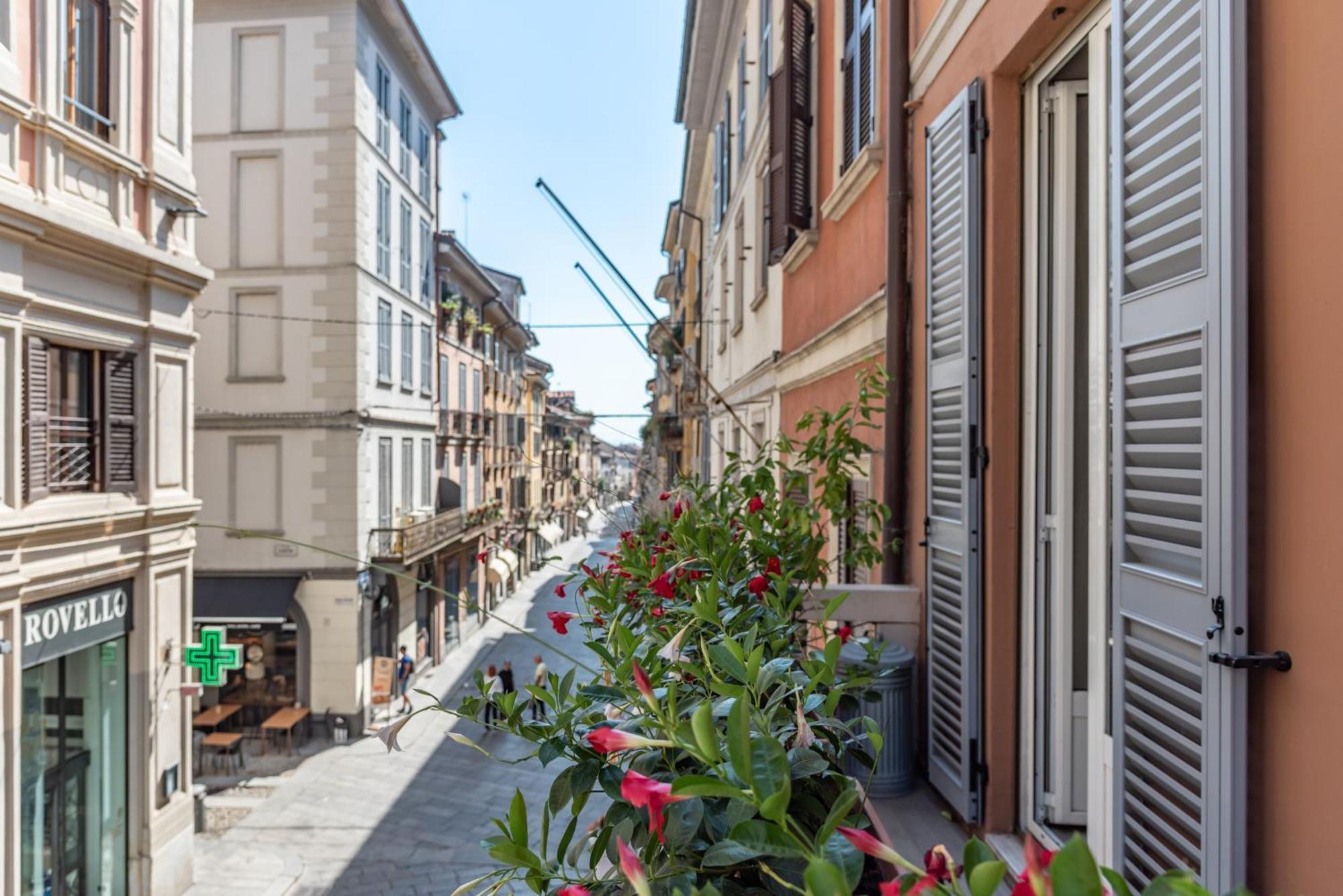 Casa Anna - City Center Of Pavia - By Host4U Apartment Exterior photo